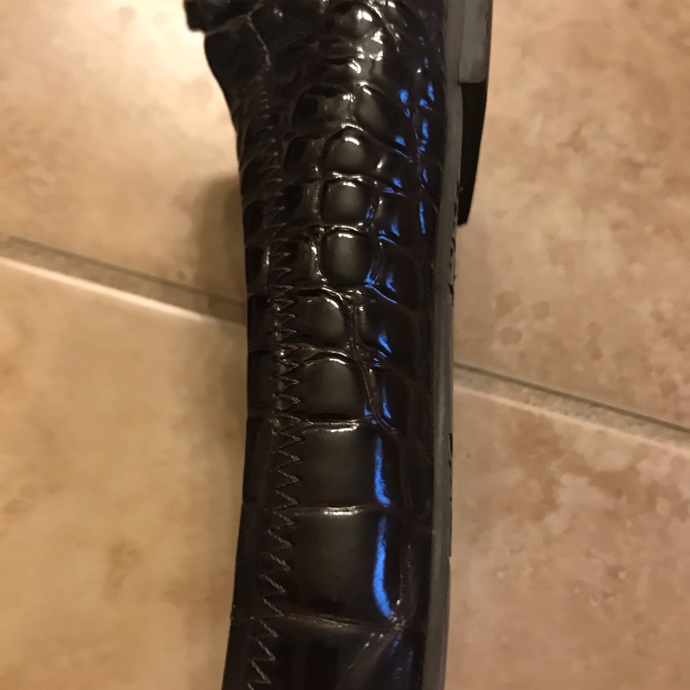 Tory Burch Reva Brown Patent Croc Flats - Picture 3 of 5